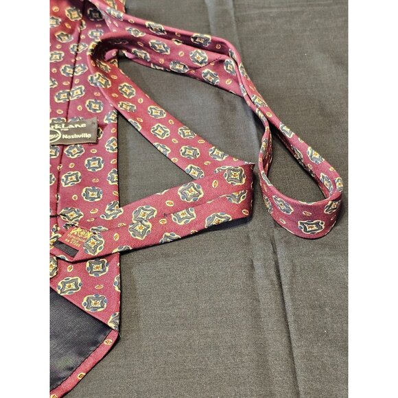 Vintage Parklane Mens Burgundy Silk Tie With Blue & Gold Geometric Pattern - Picture 10 of 10
